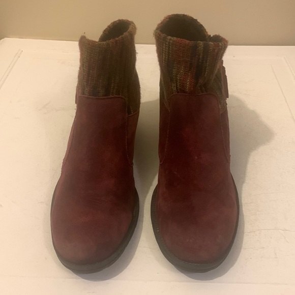 Born Concepts Women's Burgundy Suede Ankle Boots Size 9.5M Boho Bohemian Casual - Picture 3 of 15